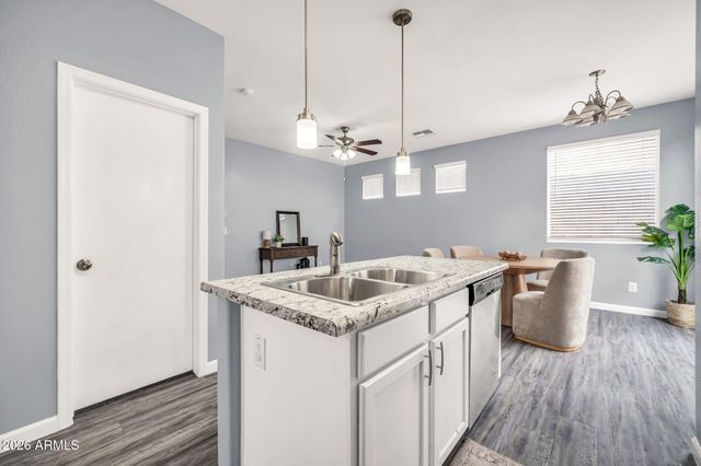 5306 W WARNER Street, Phoenix, AZ 85043