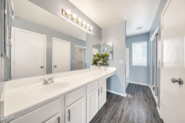 5306 W WARNER Street, Phoenix, AZ 85043