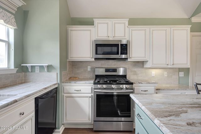 713 Burlington Circle, Broussard, LA 70518