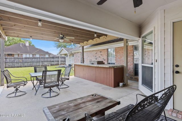 713 Burlington Circle, Broussard, LA 70518