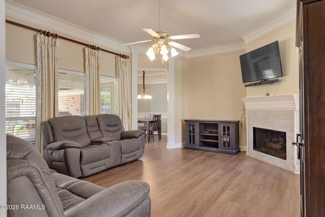 713 Burlington Circle, Broussard, LA 70518