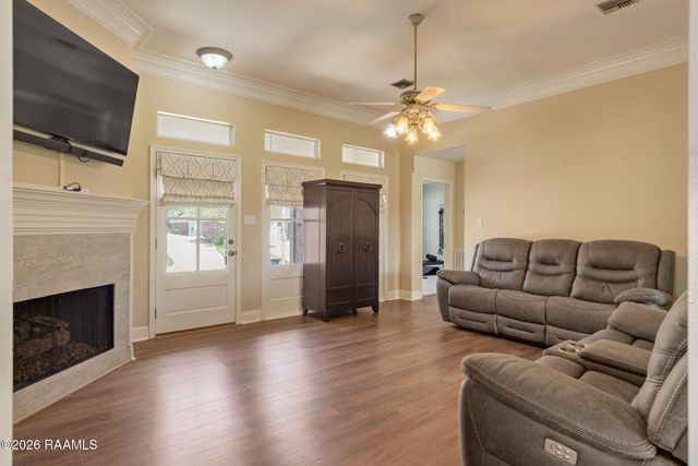 713 Burlington Circle, Broussard, LA 70518