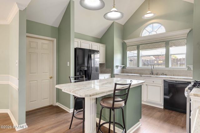 713 Burlington Circle, Broussard, LA 70518