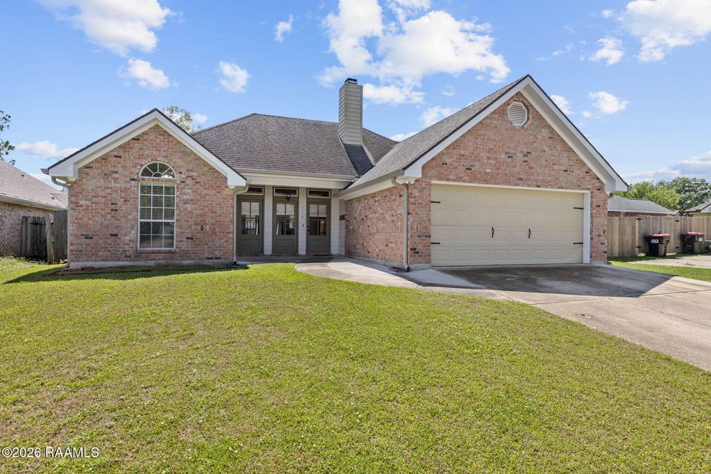 713 Burlington Circle, Broussard, LA 70518