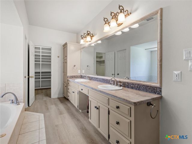 2252 Waterford Grace, New Braunfels, TX 78130