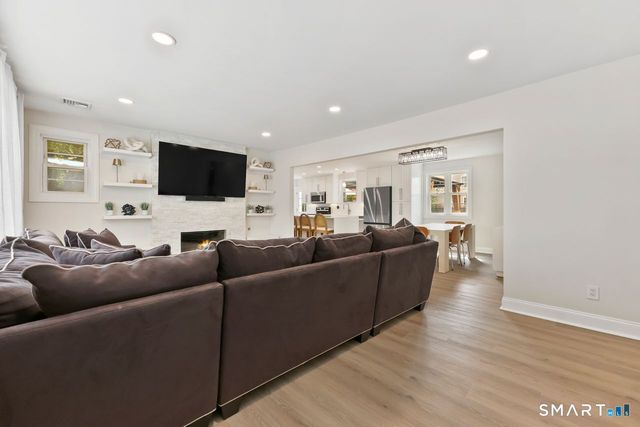 140 Courtland Avenue, Stamford, CT 06902