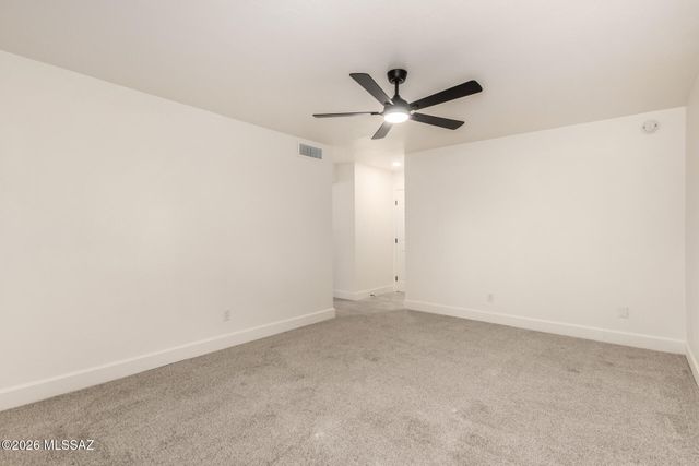 9035 E Berkshire Circle E, Tucson, AZ 85710