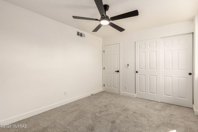 9035 E Berkshire Circle E, Tucson, AZ 85710