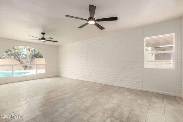 9035 E Berkshire Circle E, Tucson, AZ 85710