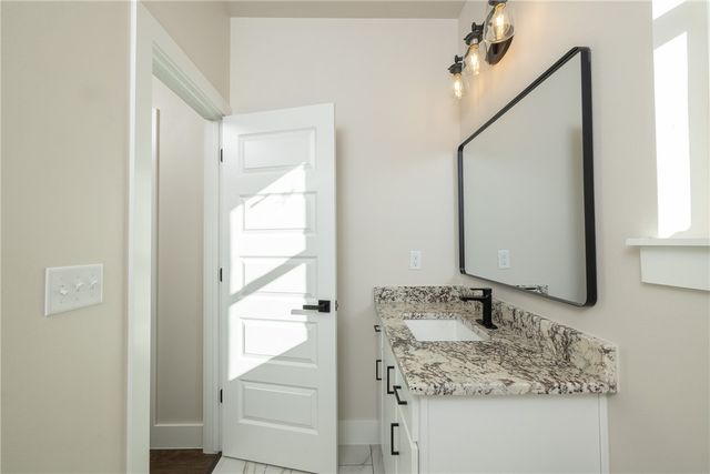 9 Seven Oaks Lane, Bella Vista, AR 72714