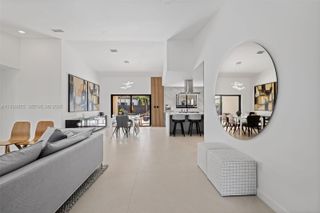 7910 NW 169th Ter, Miami Lakes, FL 33016