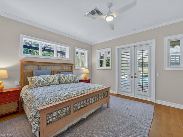 5333 Sycamore DR, Naples, FL 34119