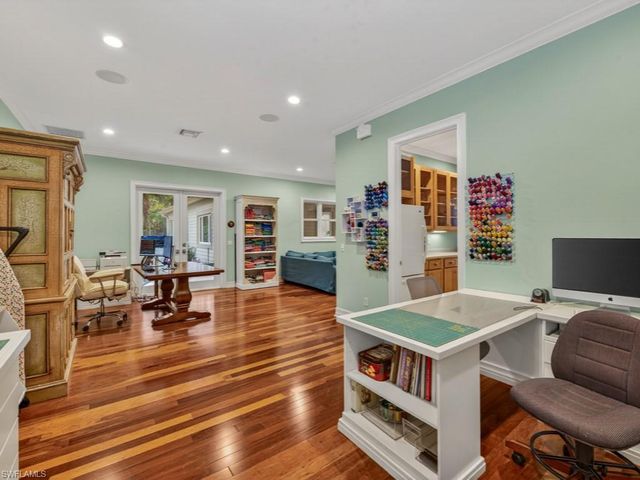 5333 Sycamore DR, Naples, FL 34119