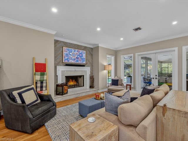 5333 Sycamore DR, Naples, FL 34119