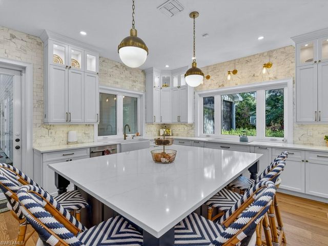 5333 Sycamore DR, Naples, FL 34119