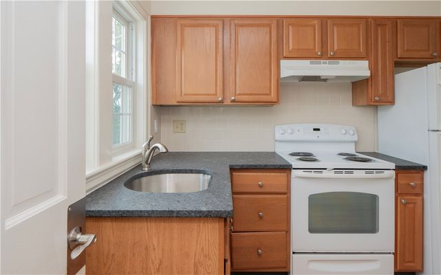 11 Village Lane B, Middletown, RI 02842