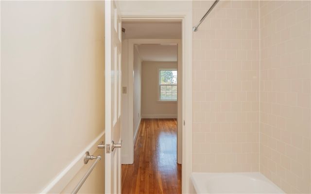 11 Village Lane B, Middletown, RI 02842
