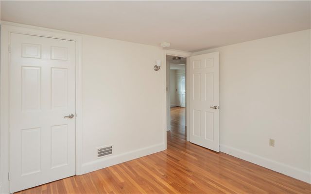 11 Village Lane B, Middletown, RI 02842