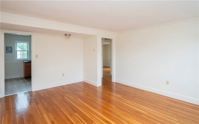 11 Village Lane B, Middletown, RI 02842