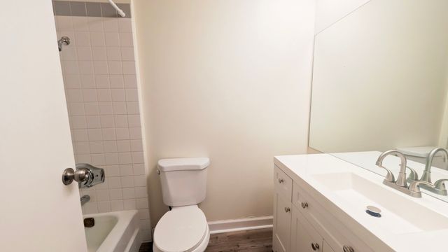 3100 Roberts Drive 5, Woodridge, IL 60517