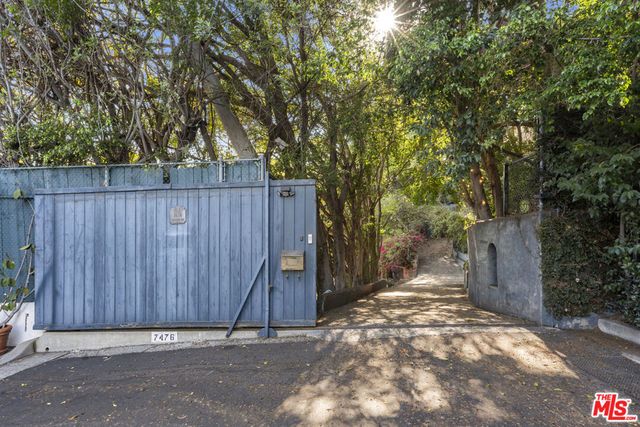 1830 N Sierra Bonita Avenue, Los Angeles, CA 90046