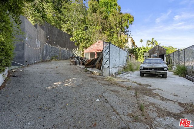 1830 N Sierra Bonita Avenue, Los Angeles, CA 90046