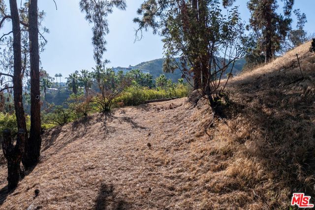 1830 N Sierra Bonita Avenue, Los Angeles, CA 90046