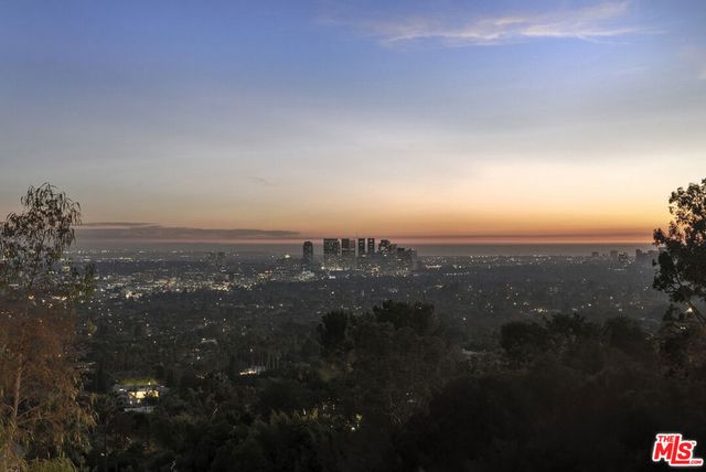 1830 N Sierra Bonita Avenue, Los Angeles, CA 90046