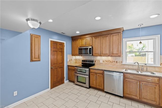 3 Fort Worth ST, Hampton, VA 23669