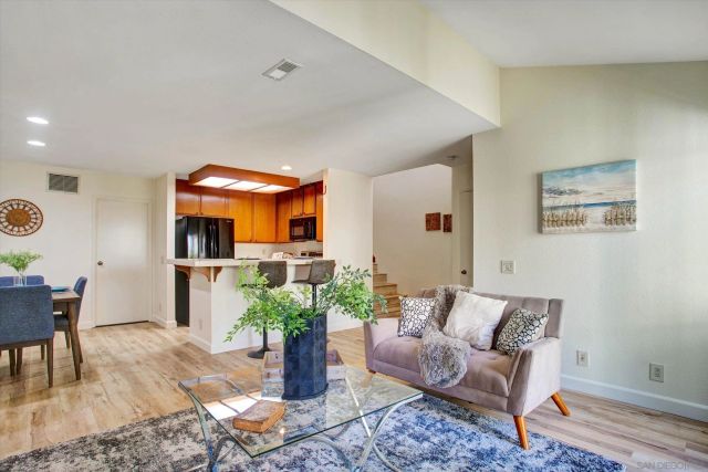 4230 Porte De Palmas 43, San Diego, CA 92122