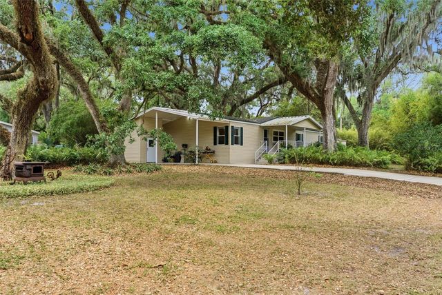 9101 WOOD TERRACE DRIVE, Tampa, FL 33637