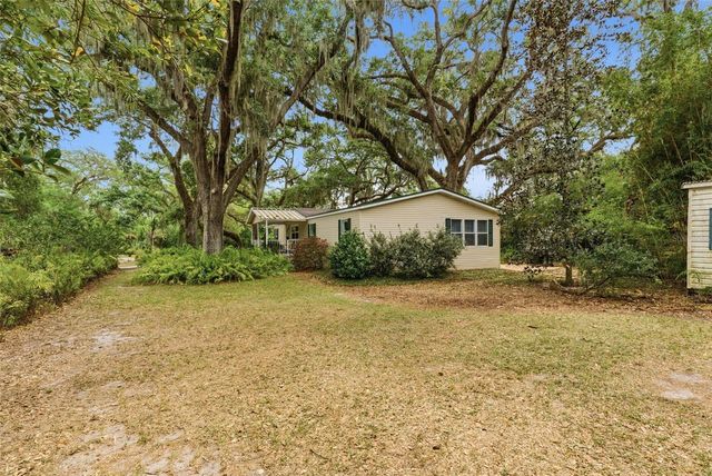 9101 WOOD TERRACE DRIVE, Tampa, FL 33637