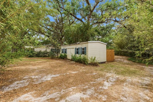 9101 WOOD TERRACE DRIVE, Tampa, FL 33637