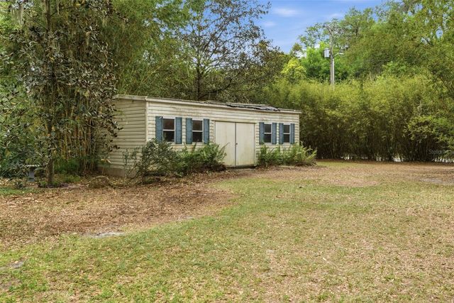 9101 WOOD TERRACE DRIVE, Tampa, FL 33637