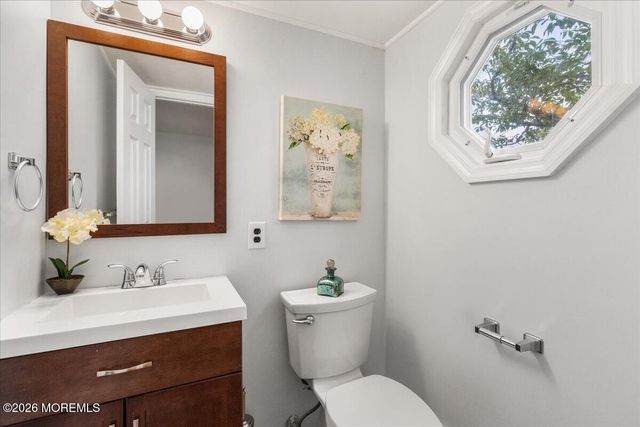 11 Colts Brook Road, Marlboro, NJ 07746