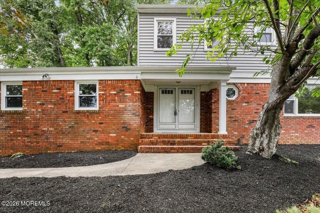 11 Colts Brook Road, Marlboro, NJ 07746