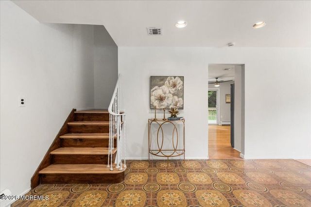 11 Colts Brook Road, Marlboro, NJ 07746