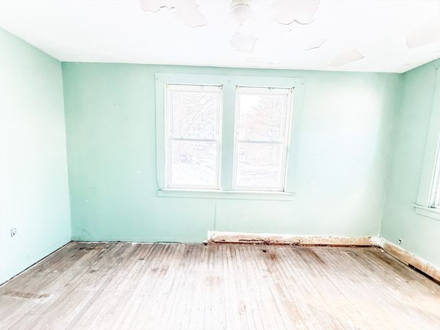 6 Gillespie Rd, Charlton, MA 01507