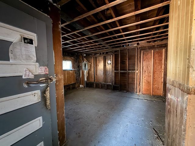6 Gillespie Rd, Charlton, MA 01507