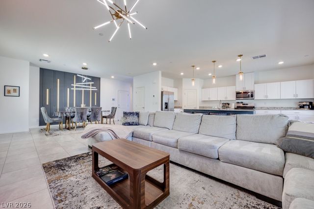 10963 Preston Trails Avenue, Las Vegas, NV 89166