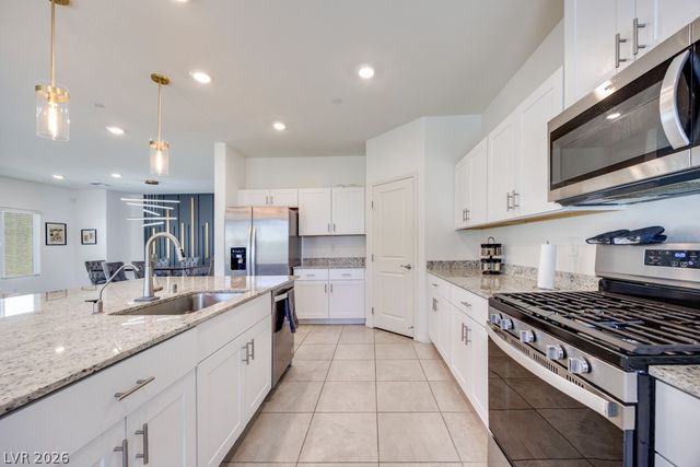 10963 Preston Trails Avenue, Las Vegas, NV 89166