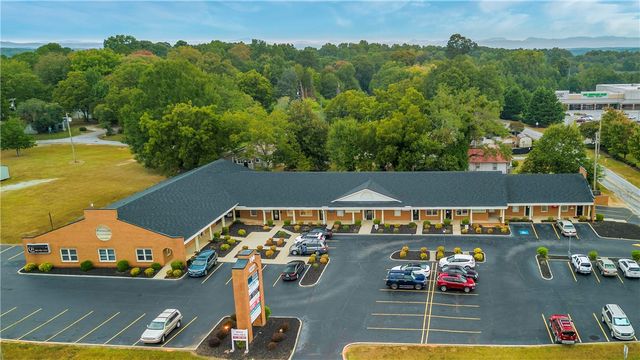 100 Century Plaza Drive Suite 6-B, Seneca, SC 29678