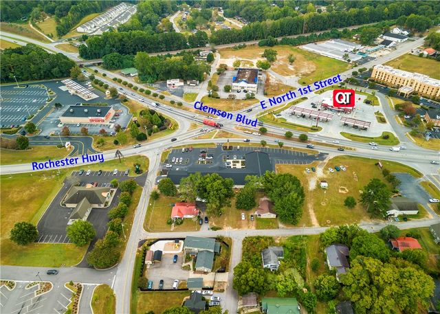 100 Century Plaza Drive Suite 6-B, Seneca, SC 29678