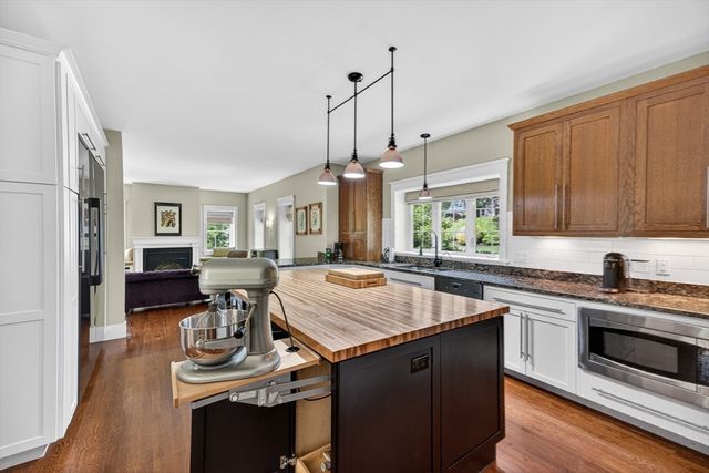 3 Archelaus Hill Rd, West Newbury, MA 01985