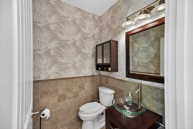 3 Archelaus Hill Rd, West Newbury, MA 01985