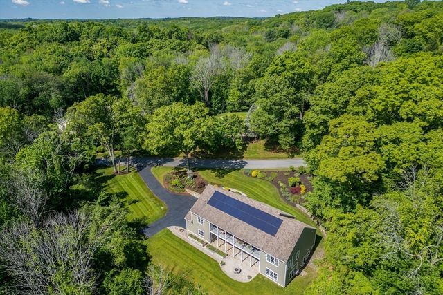 3 Archelaus Hill Rd, West Newbury, MA 01985