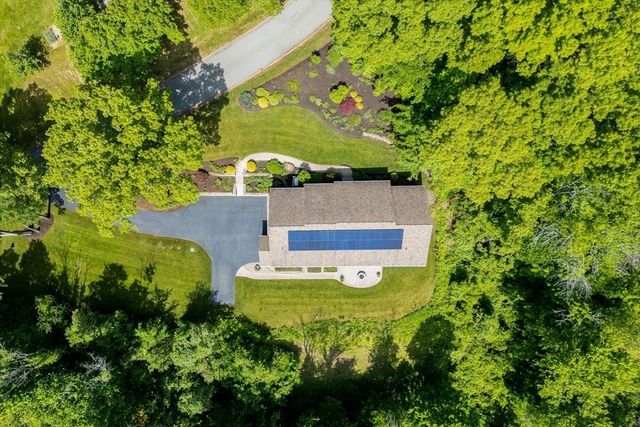 3 Archelaus Hill Rd, West Newbury, MA 01985