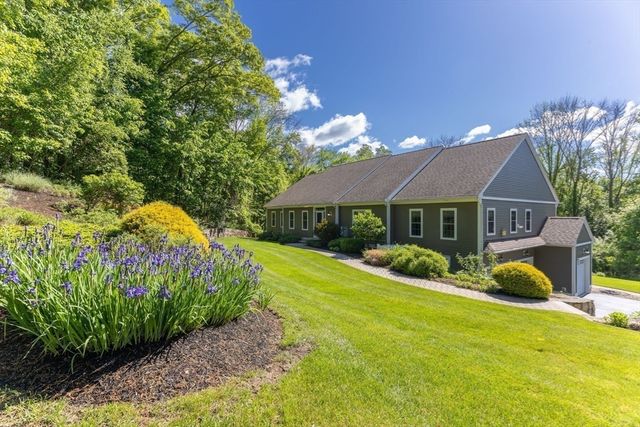 3 Archelaus Hill Rd, West Newbury, MA 01985