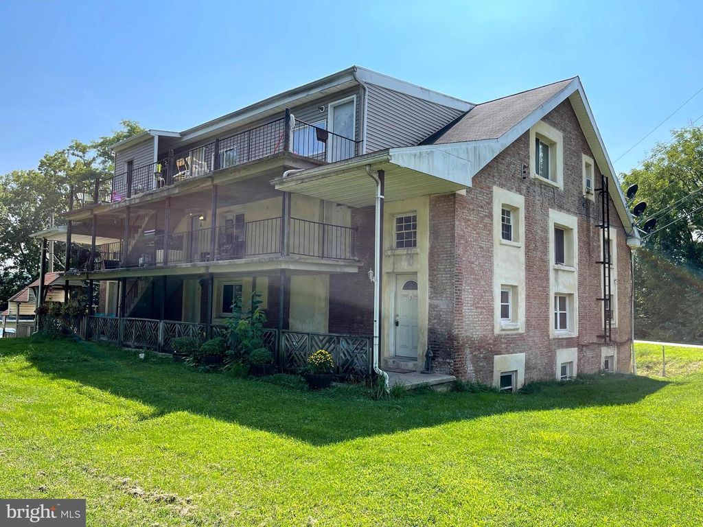 1885 HABECKER ROAD, Columbia, PA 17512