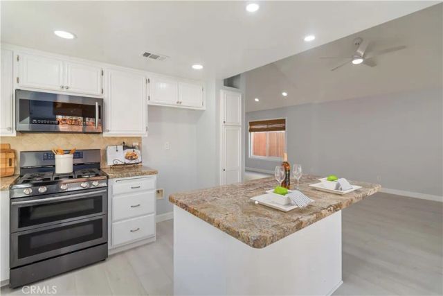 19853 Collins, Canyon Country, CA 91351